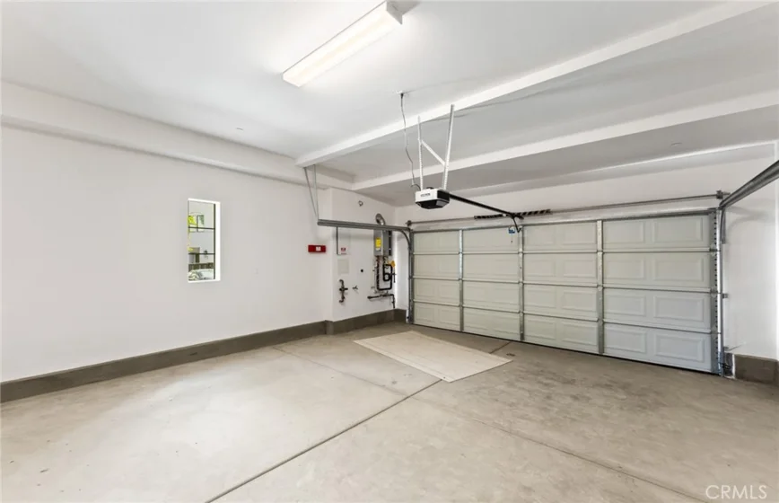 100 Pickwick Lane photo 30