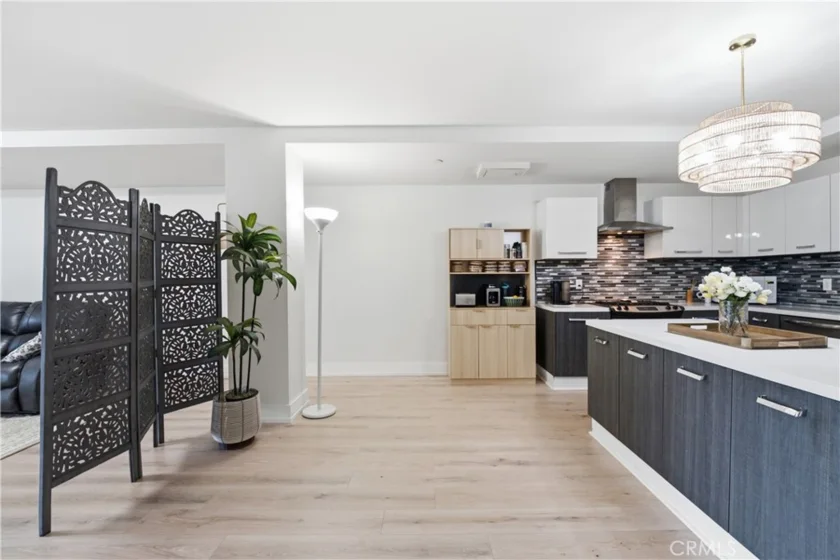 433 Pine Avenue #201 photo 5