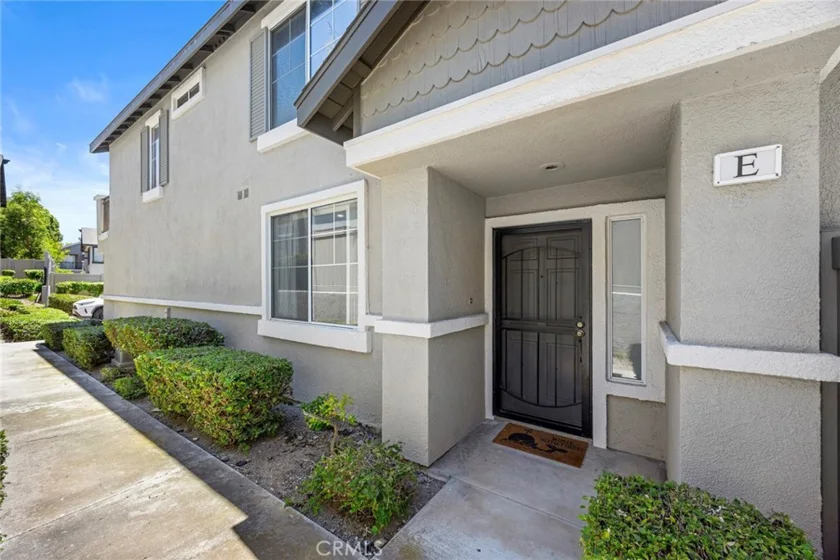 3423 E White Chapel Court #E photo 1