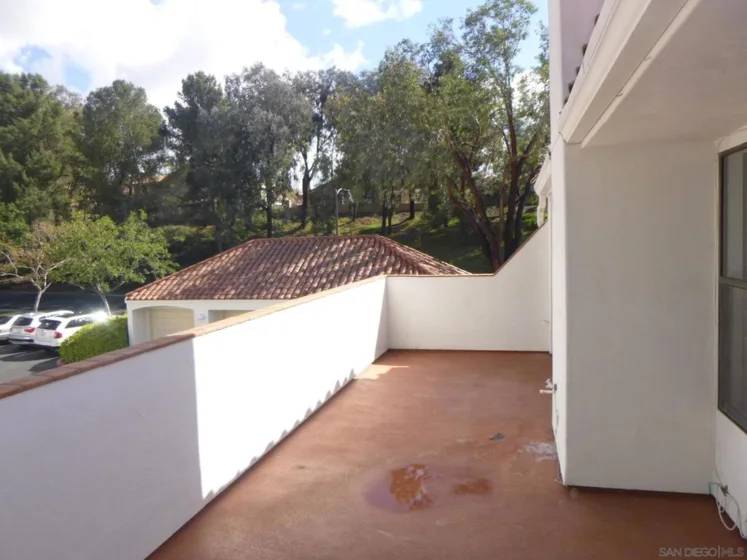 16120 Avenida Venusto #20 photo 3