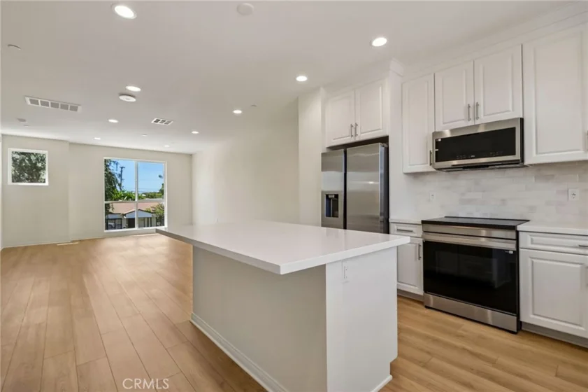 5876 Linden Ave Avenue #7 photo 2