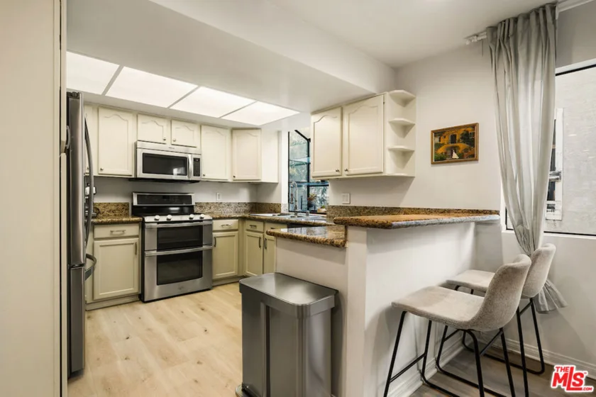 4658 Don Lorenzo Drive #E photo 38