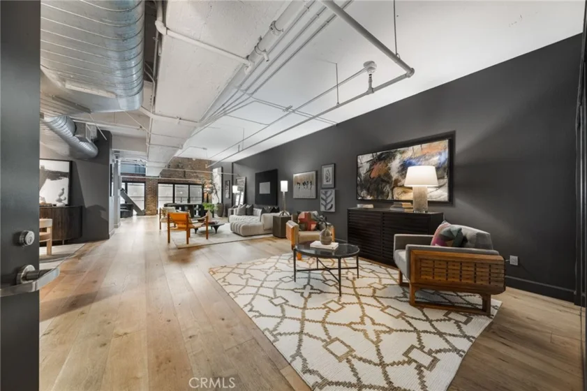 835 Locust Avenue #211 photo 2