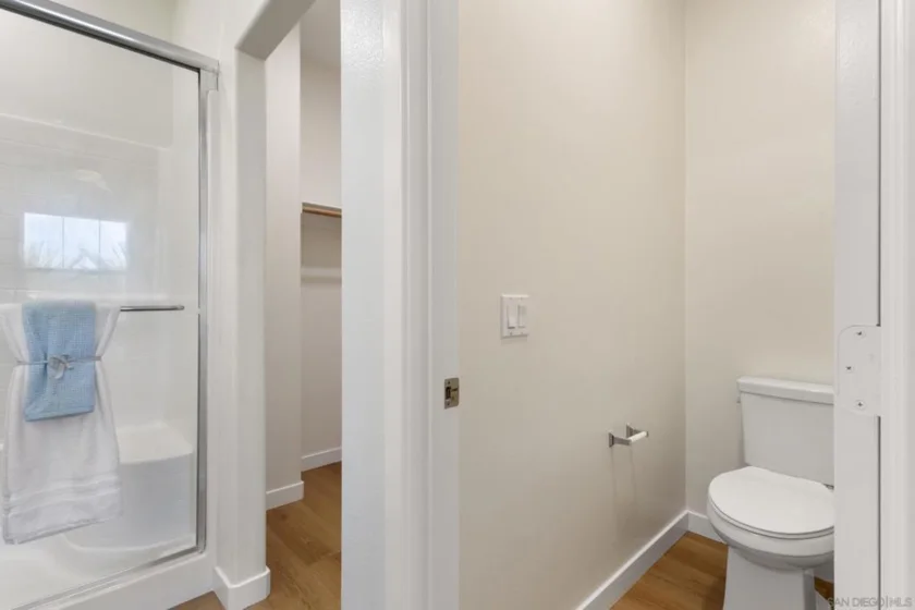 2104 Cosmo Way photo 39