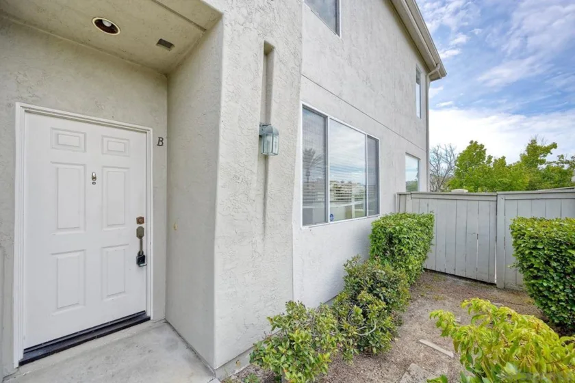 11795 Spruce Run Drive #B photo 2