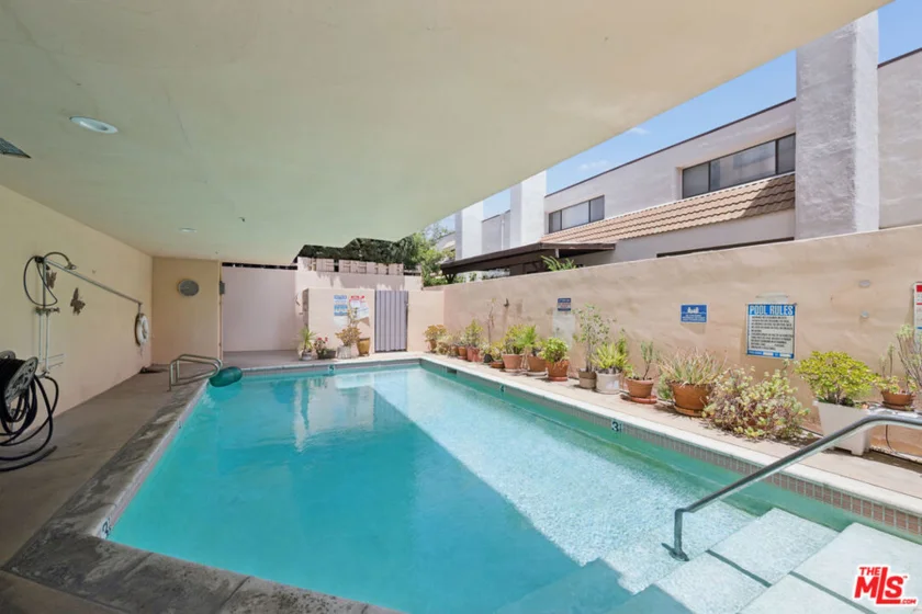 5224 Zelzah Avenue #209 photo 21