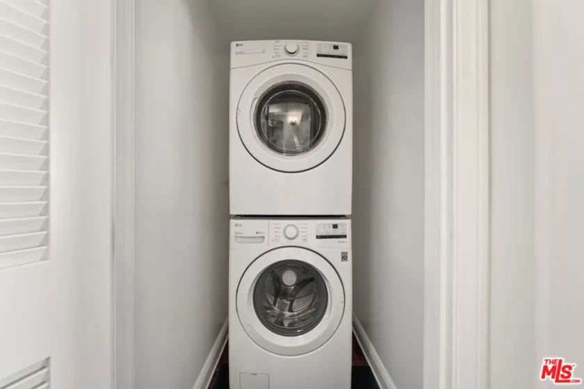 5037 Rosewood Avenue #301 photo 10