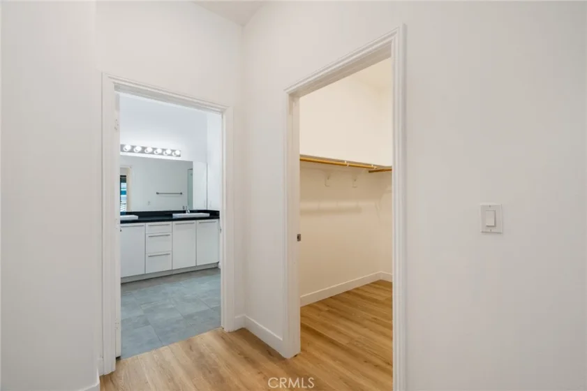 230 S Jackson #309 photo 15