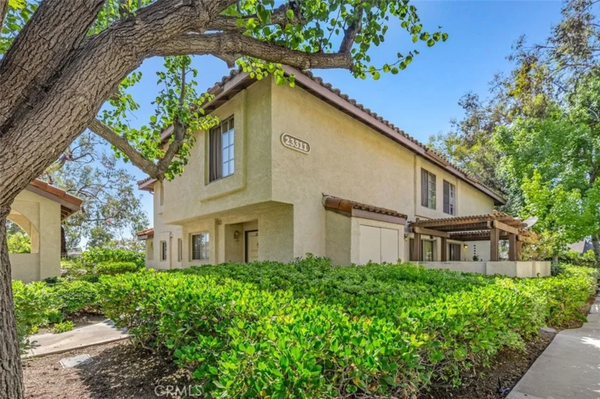 23311 La Crescenta #D photo 1