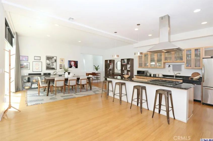 1017 Waterloo Street #2D photo 1