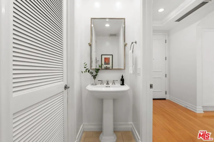 11847 Gorham Avenue #406 photo 23