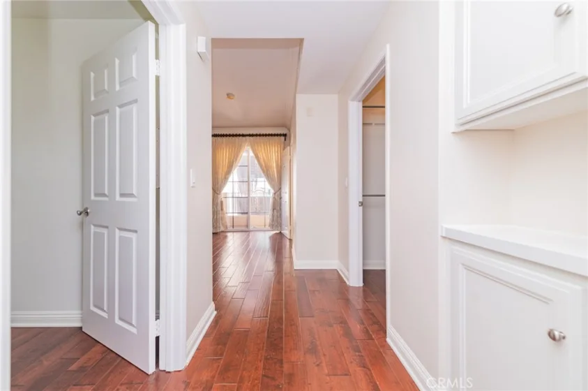 610 S Wilton Place #402 photo 8