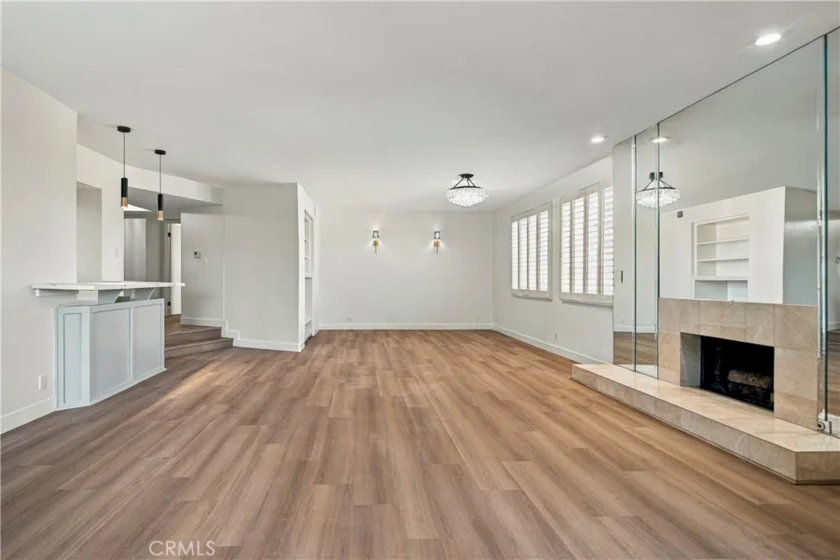 17140 Burbank #207 photo 3