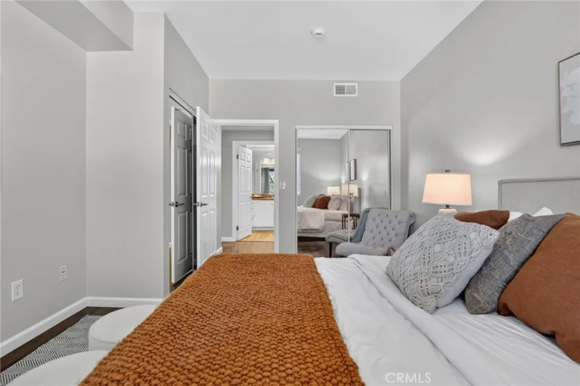 160 S Hudson Avenue #111 photo 20