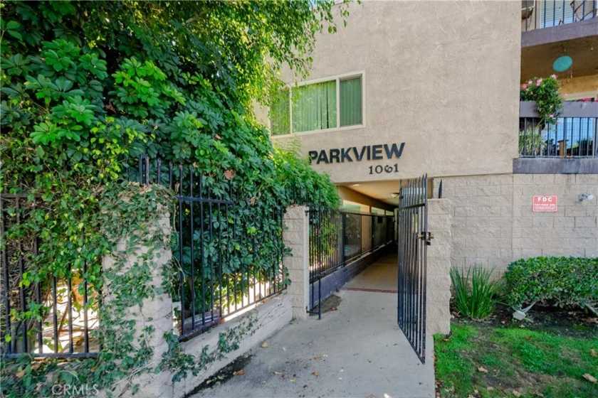 1061 Park Avenue #306 photo 21