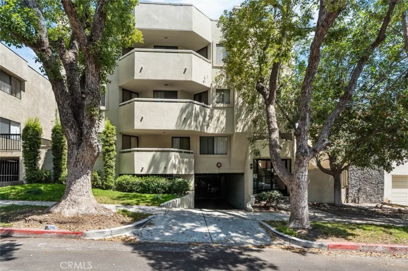 554 E San Jose #203 photo 1