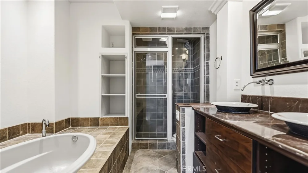 28564 Sorano photo 22