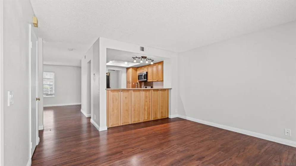 1629 Manzana Way photo 5