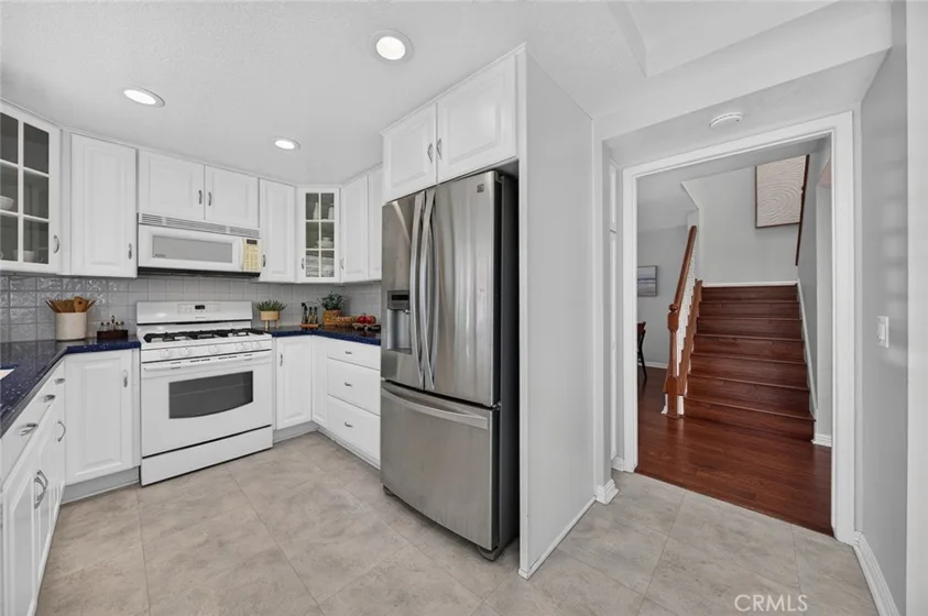 421 Burlington Court #101 photo 15