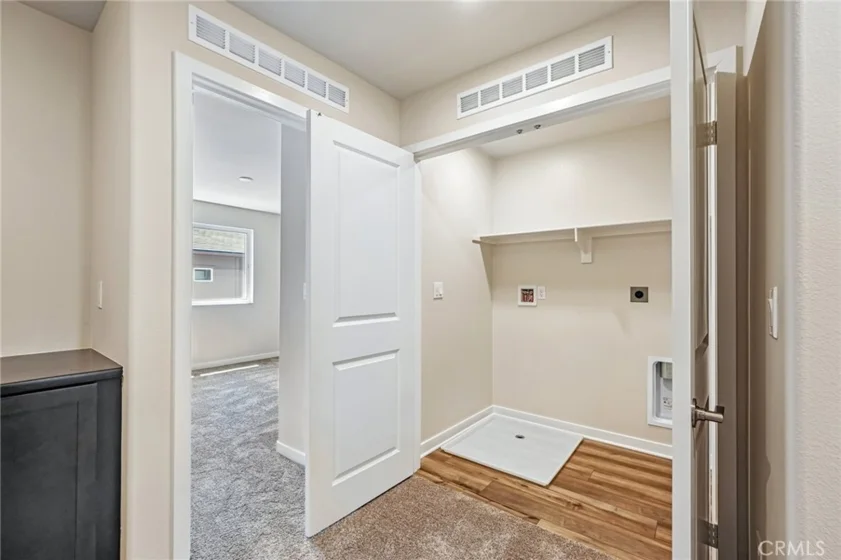 9524 Hannah Way photo 22