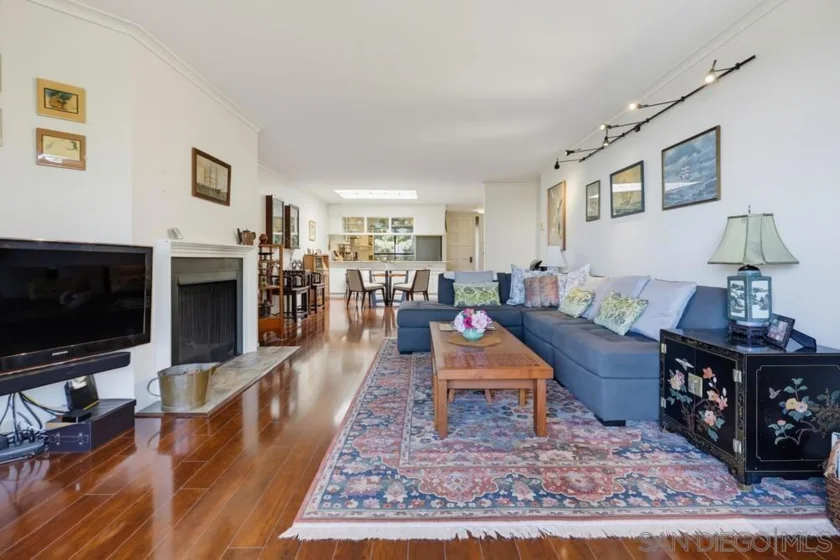 2942 Lawrence Street photo 22