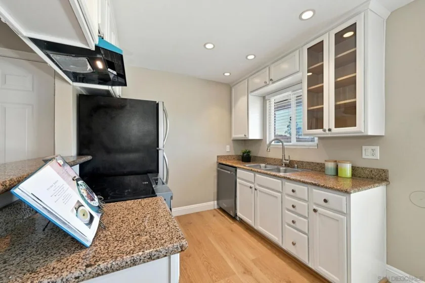 6333 College Grove #2206 photo 8