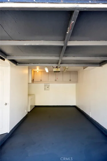 210 California Court photo 29