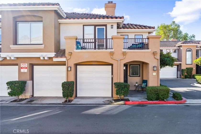 174 Valley View photo 1
