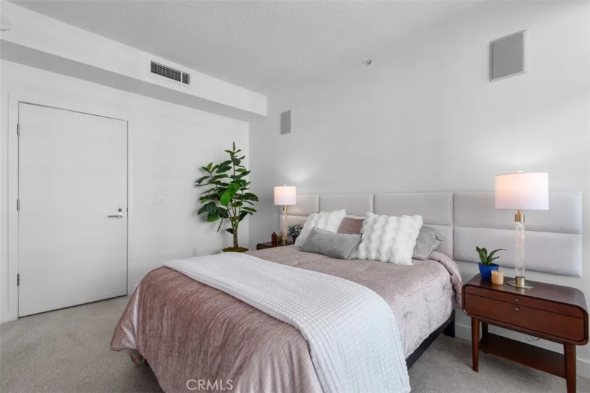 3131 Michelson #1601 photo 19