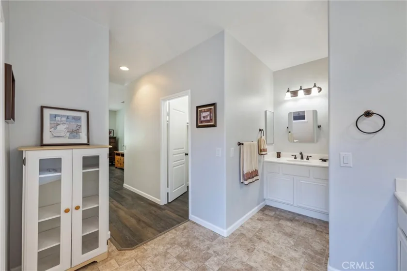 39416 Cardiff Avenue photo 35