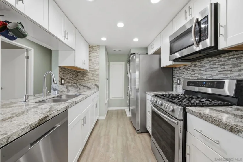 2055 Lakeridge #301 photo 14