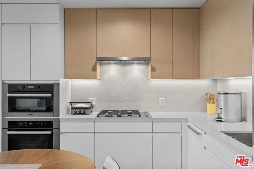877 Francisco Street #1112 photo 8