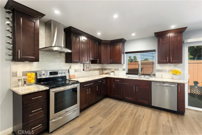 1010 W Macarthur Boulevard #31 photo 1