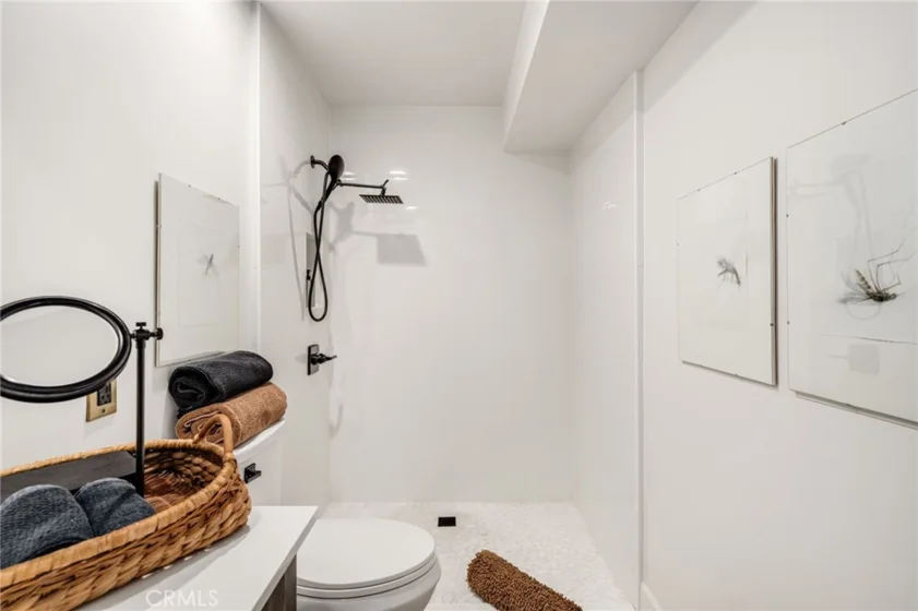6112 N Marina Pacifica photo 12