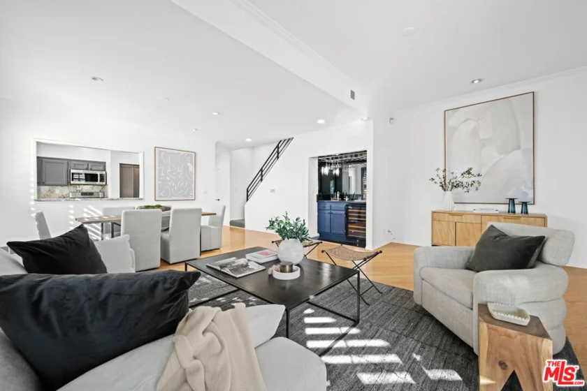 839 Larrabee Street #8 photo 1