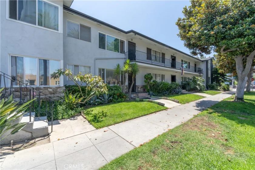 100 Cerritos Avenue #7 photo 17