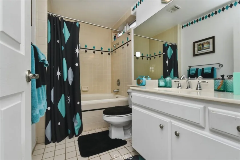 4455 Hazeltine #208 photo 19