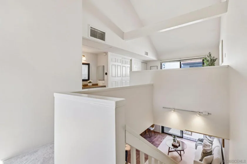 3922 Voltaire Street photo 8