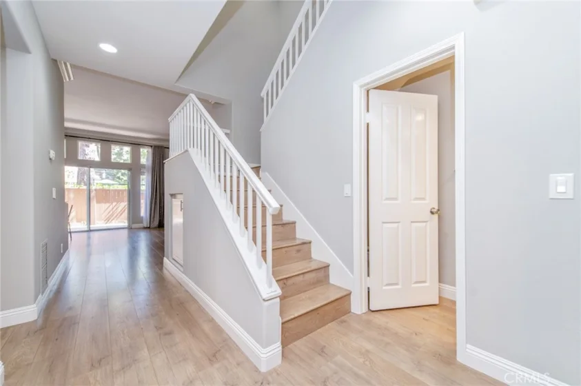 2645 Dunstan photo 4