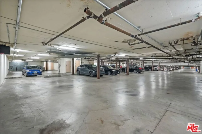 17711 Margate Street #211 photo 45