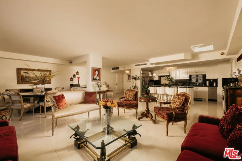 10450 Wilshire Boulevard #4J photo 4