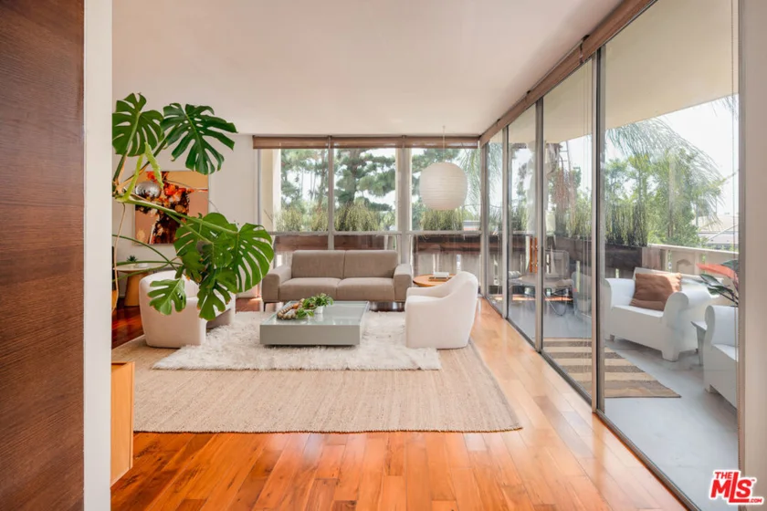 4455 Los Feliz Boulevard #207 photo 2
