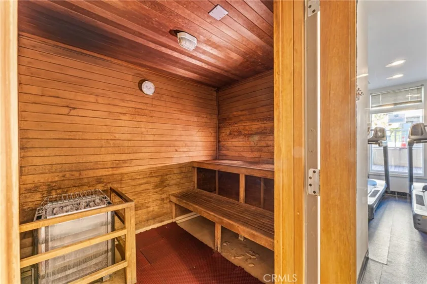 488 E Ocean #809 photo 33