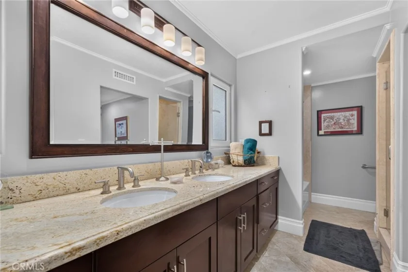 610 S Orange Grove Boulevard #5 photo 24