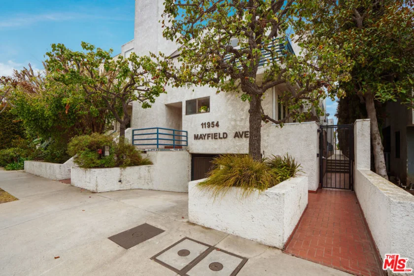 11954 Mayfield Avenue #6 photo 20