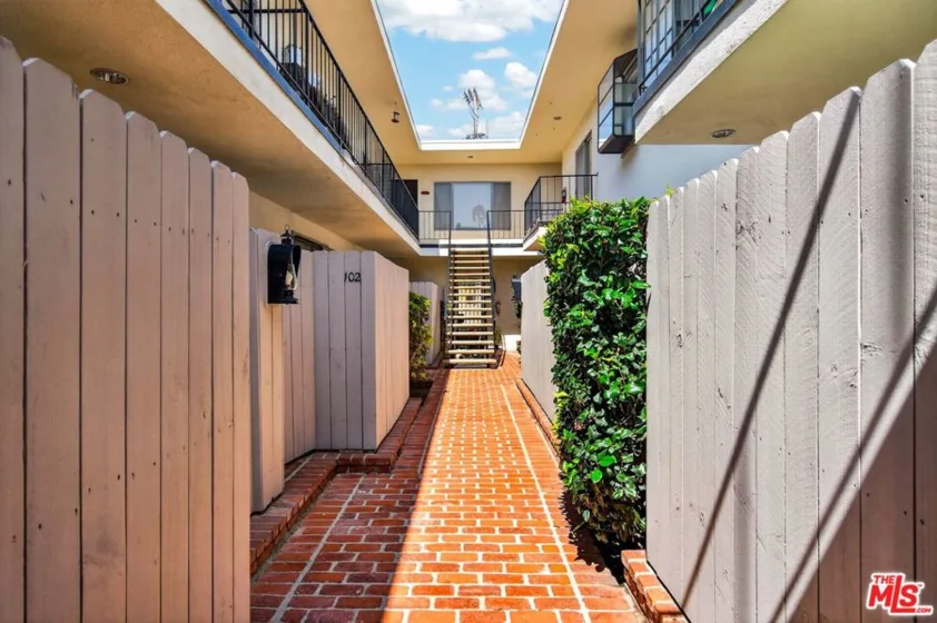 1522 S Centinela Avenue #101 photo 28
