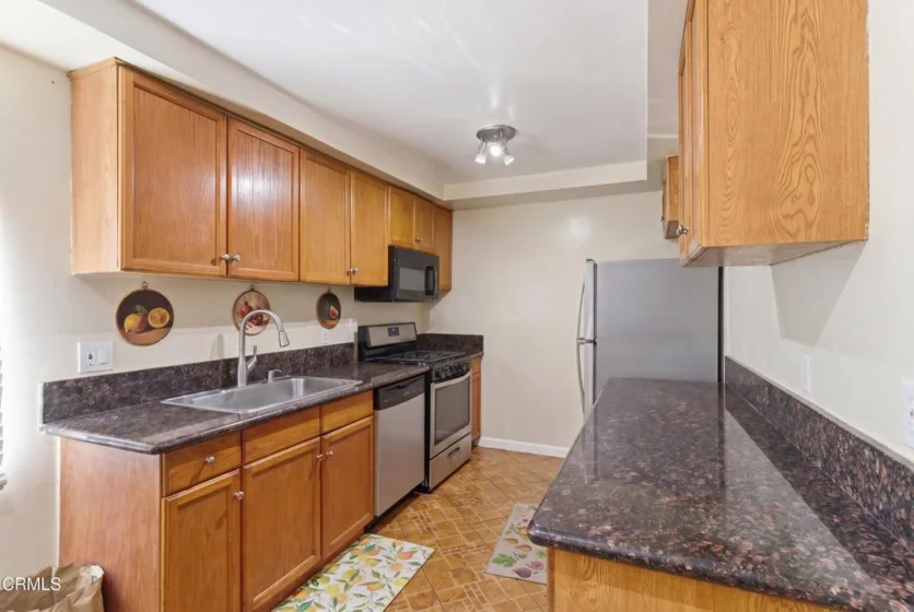 9051 Cedros Avenue #8 photo 6