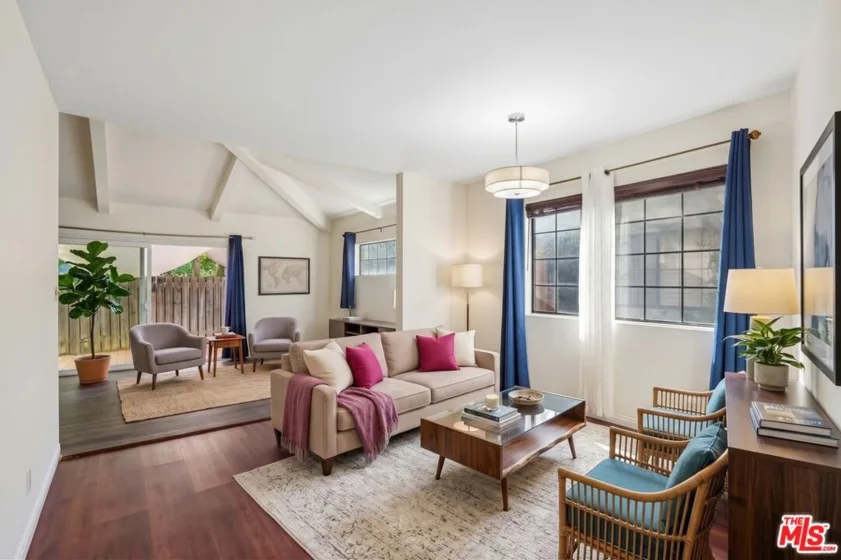 18424 Keswick Street #12 photo 3