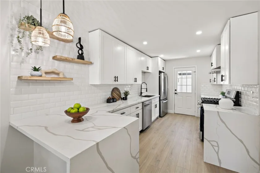 108 Danbury photo 6