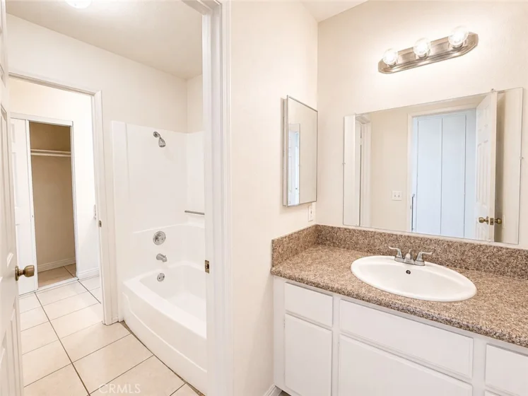 24051 Fir photo 14